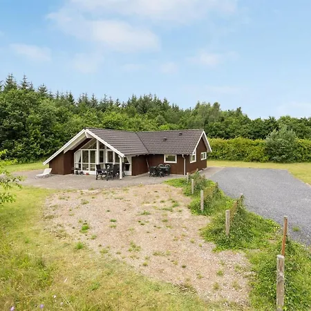 Arnika - 28km From The Sea By Interhome Nyaraló